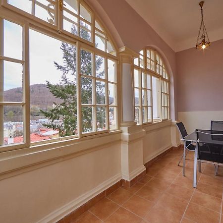Villa Sofia Apartments 卡罗维发利 外观 照片
