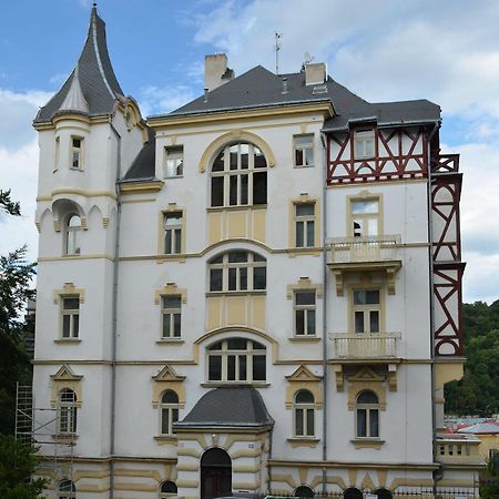 Villa Sofia Apartments 卡罗维发利 外观 照片