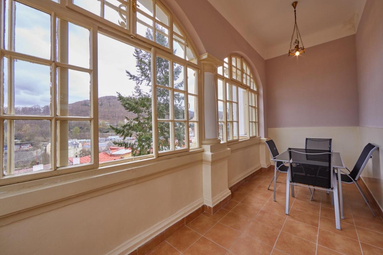 Villa Sofia Apartments 卡罗维发利 外观 照片