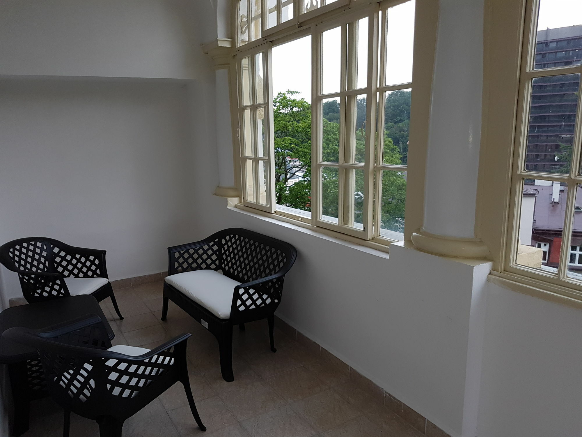 Villa Sofia Apartments 卡罗维发利 外观 照片